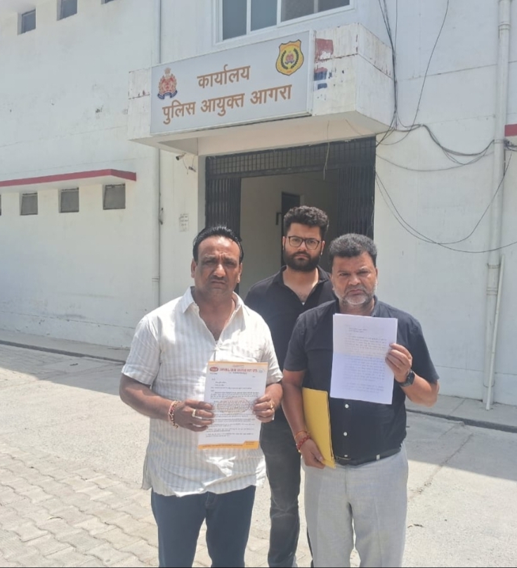 शर्मनाक: हिंदू संस्था बनाकर व्यापारी से चौथ वसूली का एक और मामला आया सामने हिस्ट्रीशीटर बना हिंदू संस्था का प्रदेश अध्यक्ष व्यापारी से मांगे पचास हजार रुपए व्यापारी दहशत में न्याय के लिए कमिश्नर से लगाई गुहार शर्मनाक: हिंदू संस्था बनाकर व्यापारी से चौथ वसूली का एक और मामला आया सामने हिस्ट्रीशीटर बना हिंदू संस्था का प्रदेश अध्यक्ष व्यापारी से मांगे पचास हजार रुपए व्यापारी दहशत में न्याय के लिए कमिश्नर से लगाई गुहार