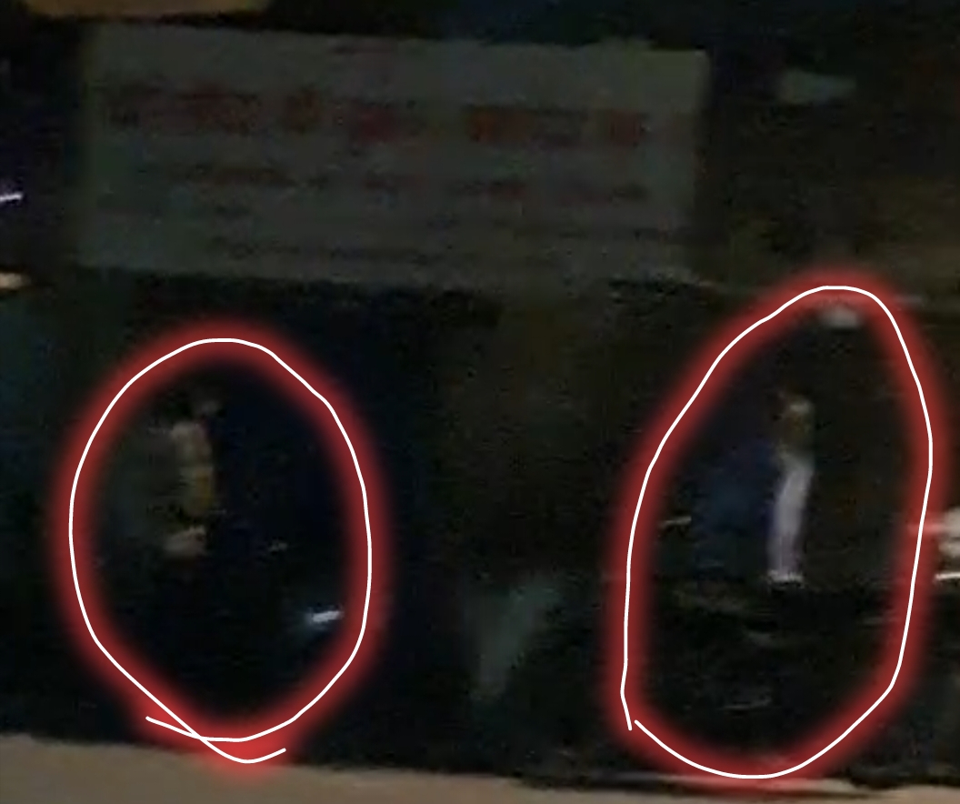 पर्यटन क्षेत्र फतेहाबाद रोड पर रात्रि मे शराब के ठेकों से पुलिस की नाक के नीचे धड़ल्ले से बिक रही है अवैध रूप से शराब नियमों की उड़ाई जा रही है धज्जियां पर्यटन क्षेत्र फतेहाबाद रोड पर रात्रि मे शराब के ठेकों से पुलिस की नाक के नीचे धड़ल्ले से बिक रही है अवैध रूप से शराब नियमों की उड़ाई जा रही है धज्जियां