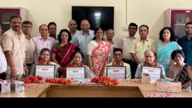 आगरा: आगरा कॉलेज में सेवानिवृत्त शिक्षकों को दी गई भावपूर्ण विदाई