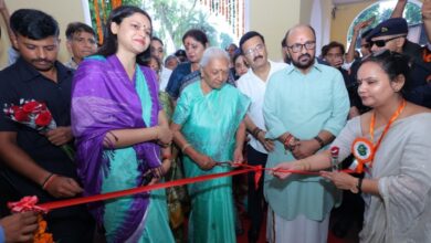 आगरा: राज्यपाल आनंदीबेन पटेल ने किया ऐतिहासिक क्वीन एम्प्रेस मैरी लाइब्रेरी का लोकार्पण,तीन सौ वर्ष पुरानी पुस्तकों के संग्रह ने राज्यपाल को किया प्रभावित, युवाओं को पुस्तक संस्कृति से जुड़ने के लिए किया प्रेरित