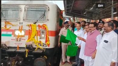 आगरा को मिली एक और ट्रेन की सौगात,अब हर सप्ताह आगरा से अयोध्या के लिए ट्रेन, केंद्रीय मंत्री प्रो एस पी सिंह बघेल ने हरी झंडी दिखाकर किया उद्घाटन