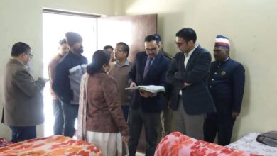 रीलबाज डीएम सविन बंसल! फोन जनता के लिए बंद, कैमरा प्रचार के लिए चालू?