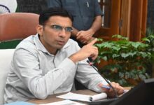 शासनादेश को डीएम दिखा रहे ठेंगा आमीन को बनाया PA, नियमों की खुलेआम धज्जियां