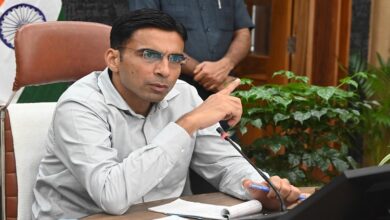 शासनादेश को डीएम दिखा रहे ठेंगा आमीन को बनाया PA, नियमों की खुलेआम धज्जियां