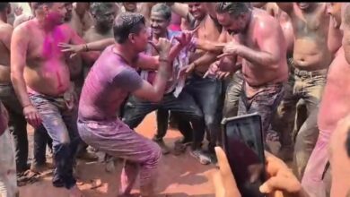 डीएम-एसपी की होली की मस्ती से बढ़ा कर्मचारियों का मनोबल