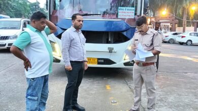 परिवहन विभाग की सघन जांच में 10 वाहनों पर कार्रवाई, 22,300 रुपये का चालान