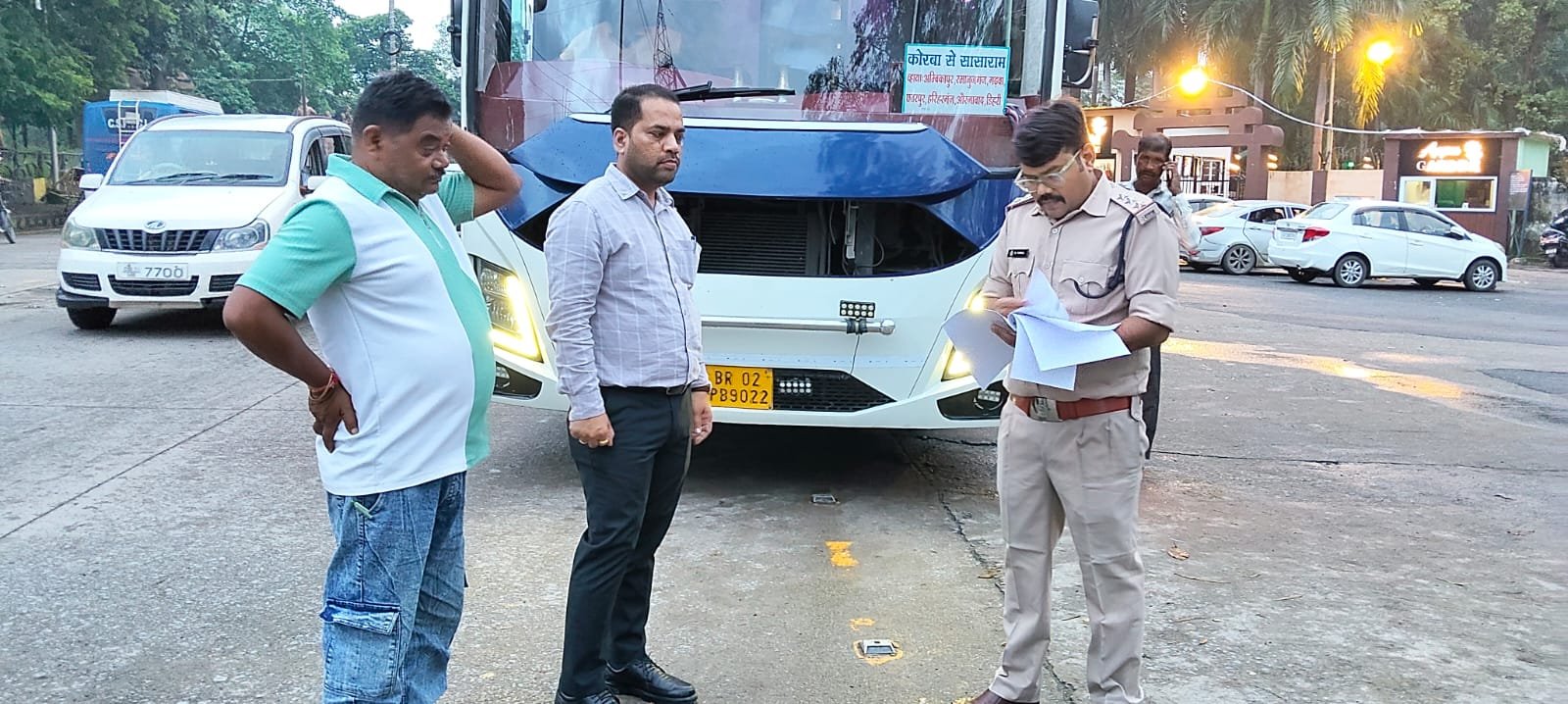 परिवहन विभाग की सघन जांच में 10 वाहनों पर कार्रवाई, 22,300 रुपये का चालान परिवहन विभाग की सघन जांच में 10 वाहनों पर कार्रवाई, 22,300 रुपये का चालान