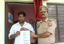 सिद्धार्थनगर यूपीआई के माध्यम से साइबर फ्रॉड से सम्बंधित धनराशि 4265/- रुपया को थाना शोहरतगढ़ साइबर सेल टीम द्वारा MRM के माध्यम से शिकायतकर्ता के खाते में वापस कराया गया।