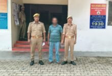 सिद्धार्थनगर के थाना लोटन पुलिस टीम द्वारा एक नफर वारण्टी को गिरफ्तार कर न्यायालय भेजा गया ।