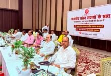 उत्तर मध्य रेलवे की बैठक में राज्यसभा सांसद नवीन जैन ने आगरा की रेल सुविधाओं का मुद्दा उठाया